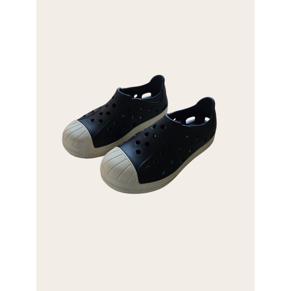 Crocs Bump It Shoes Kids Size J1 Rubber Slip On Sneaker Pool Shoes black white